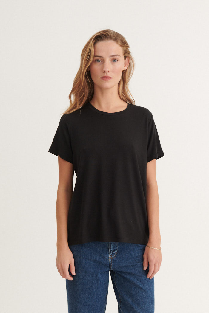 Basic Apparel Jolanda Tee T-shirts 001 Black